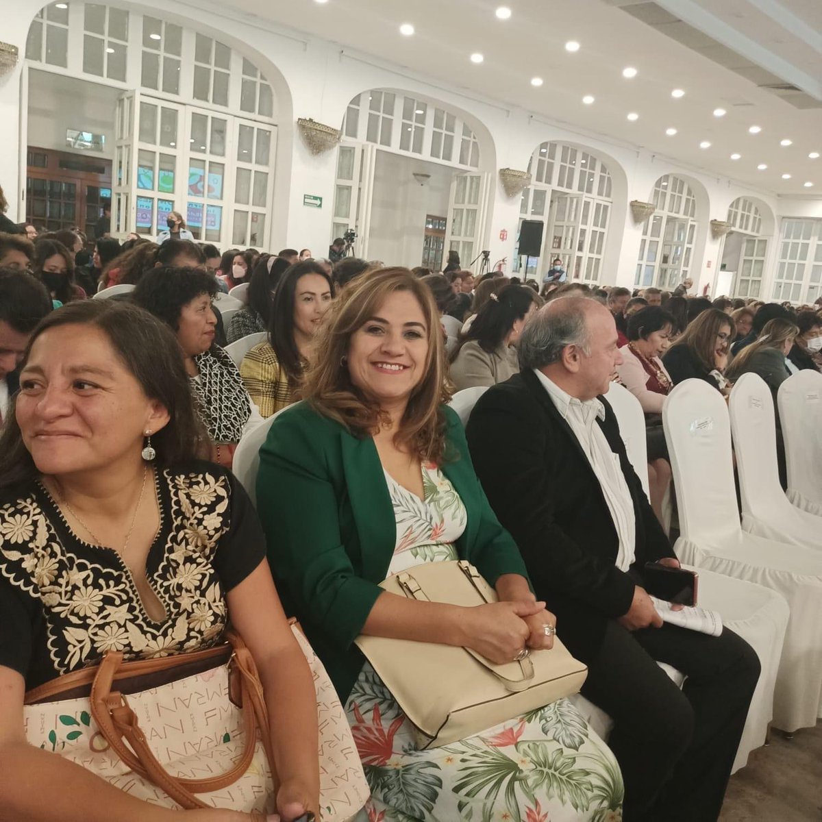 Suseth_DeLaO's tweet photo. 🙂Inauguración del 4to. Congreso Internacional por la Primera Infancia EDOMEX
Conferencia magistral
"La importancia del manejo de emociones en la primera infancia "
#EDUGEM
#SEB
#DGEPreescolar
#CongresoInternacional
#SREBAtlacomulco
@TinocoGRogelio @geramonro05 https://t.co/O6g8OygKUQ