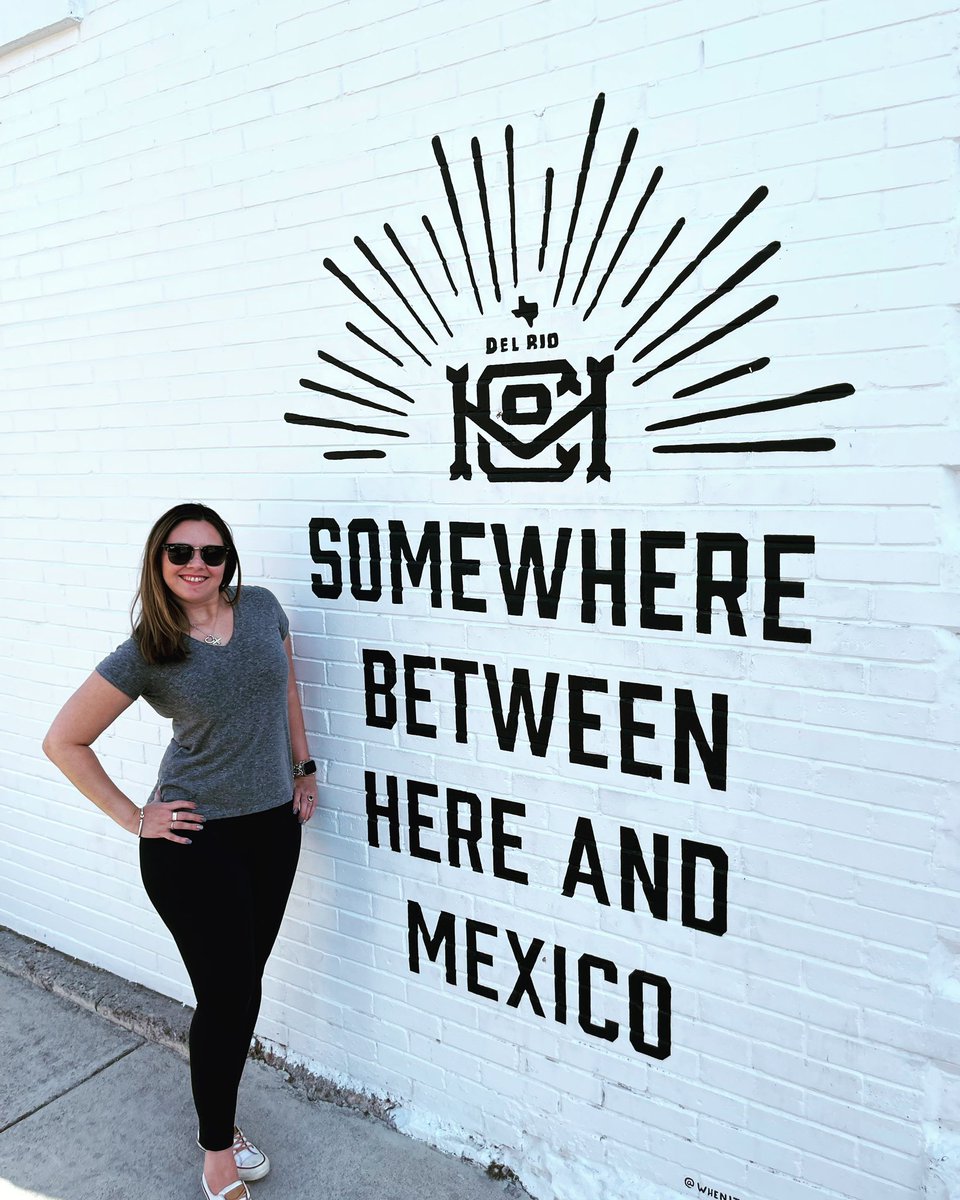 AliciaNicole_tv's tweet image. Random thought: I really miss the place somewhere between here and Mexico. #DelRio #BorderTown #Texas