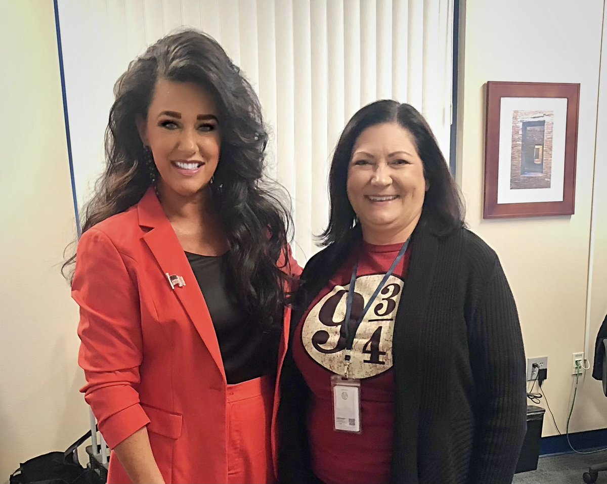 Phillips4Nevada's tweet photo. Thank you @EdGonzalezNV and Hickey Elementary School for having me read to the 4th graders today. Both classes were so much fun. I could’ve stayed all day. Such smart and inquisitive kids. Can’t wait to visit them again!
#nationalreadingweek https://t.co/EWFgrLQg1Y
