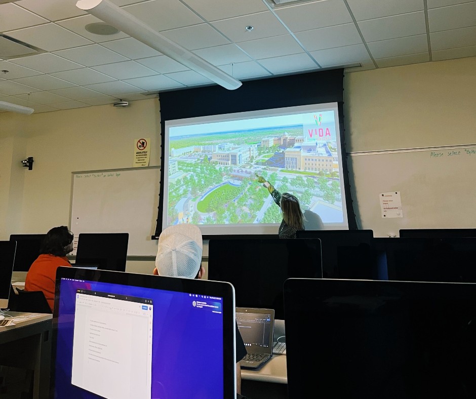 Big thanks to Senior VP of Community Development Gretchen Howell for taking the time to share the @livevidasa story with @tamusanantonio journalism students, an important part of the #SouthsideSanAntonio community! 🐾 🏡 
#LiveVIDA #TAMUSA