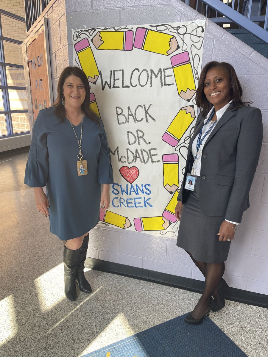 SWANSPrincipal's tweet photo. So awesome to spend time with our PWCS Superintendent today @LDMcDade and @DianaGulotta Thank you for visiting @SwansCreekES @PWCSNews @KimWerle #WeAreSWANS https://t.co/EWp0SpBzCx