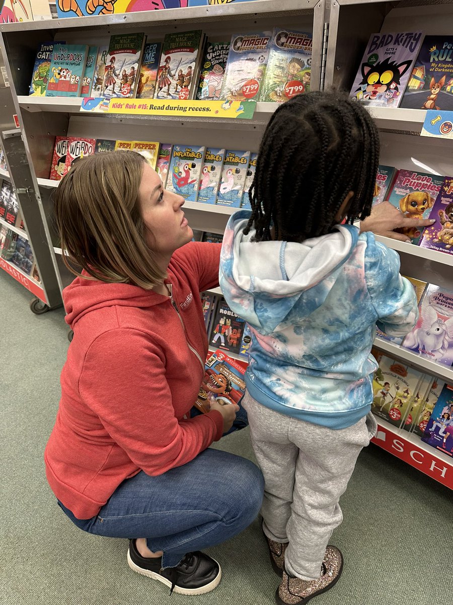 Pfeiffer_APS's tweet photo. Thank you to @cavs and @firstenergycorp for the Free Scholastic Book Fair today! Our students are truly grateful! @akronschools https://t.co/yQEselN3iq