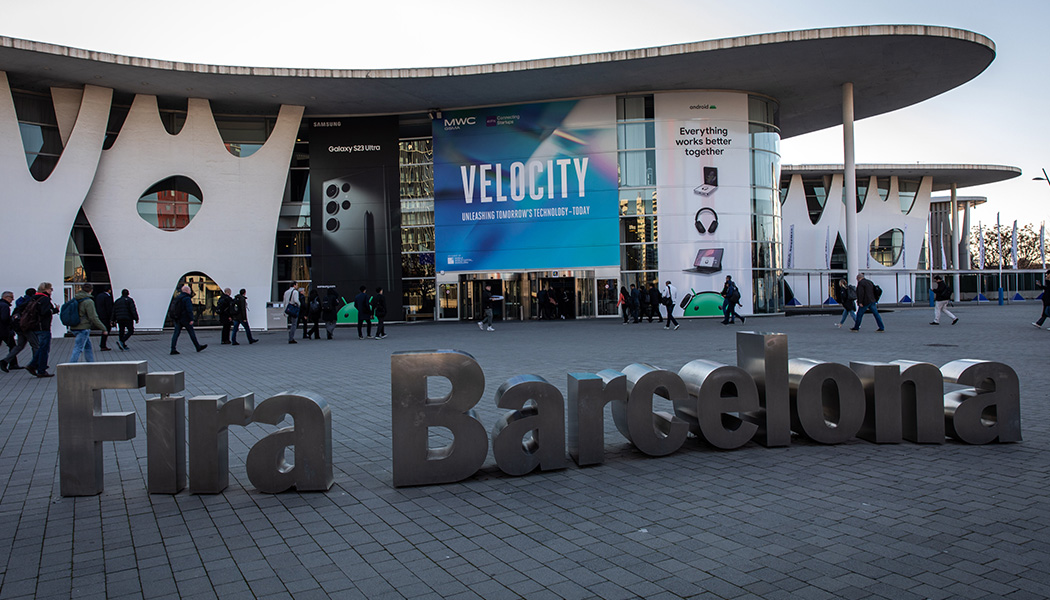 intel's tweet photo. On day 3 of #MWC23, we continued our celebration of network transformation and shared our learnings from several years of successful, real-world, commercial #vRAN deployments. 🌐🧠📚 Visit https://t.co/1KitdMAfBr to learn more. #AccelerateWithIntel #IntelXeon https://t.co/Uz2e9g40a8