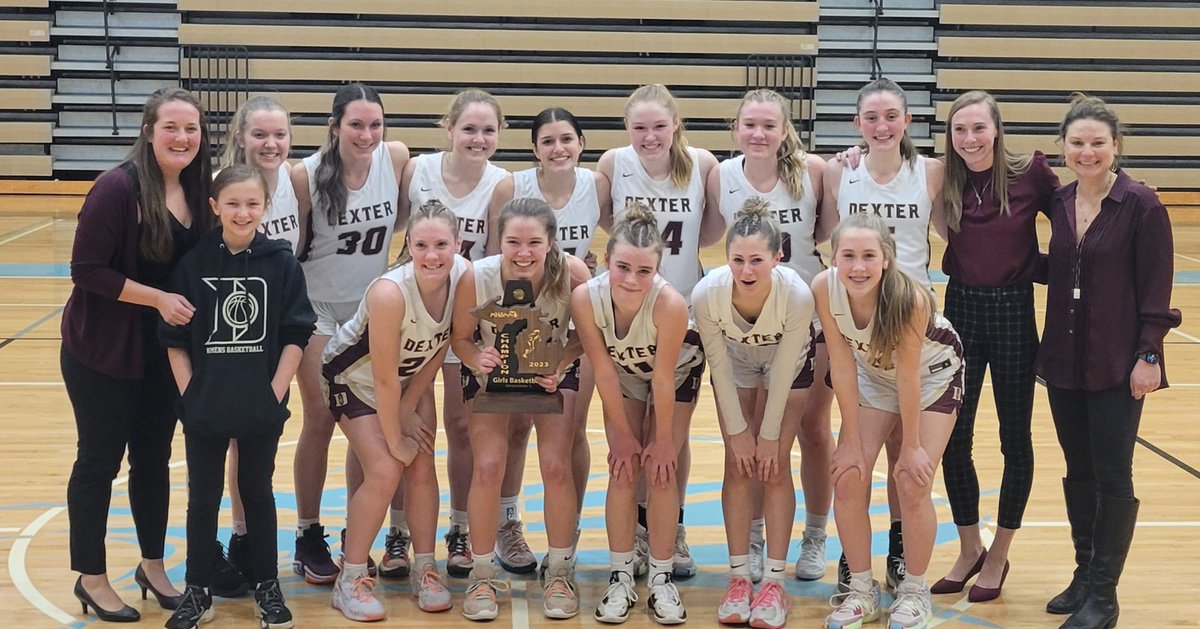 Dexter girls basketball - D1 district champions