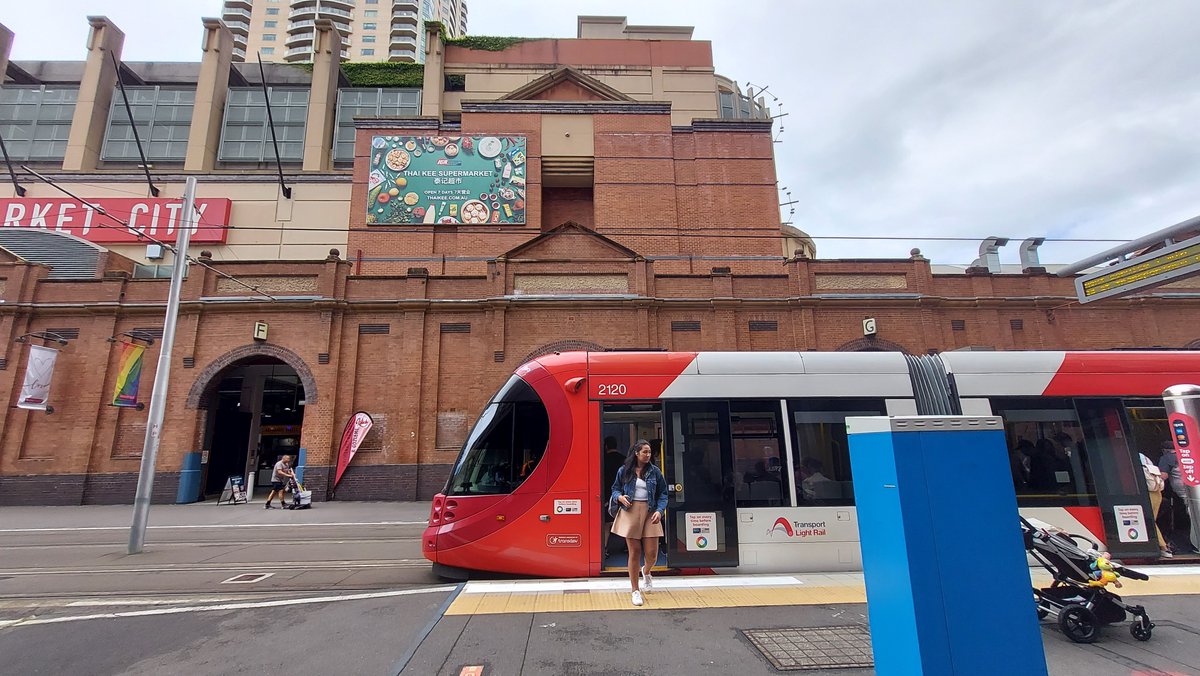 Quick trip to Sydney for a reminder of what's possible when cities prioritize urban regeneration at street level.
🧵 
1/n

Light rail from Lewisham W to Haymarket. Lewisham has good density close to the train, and a short walk to gorgeous village of Summer Hill.