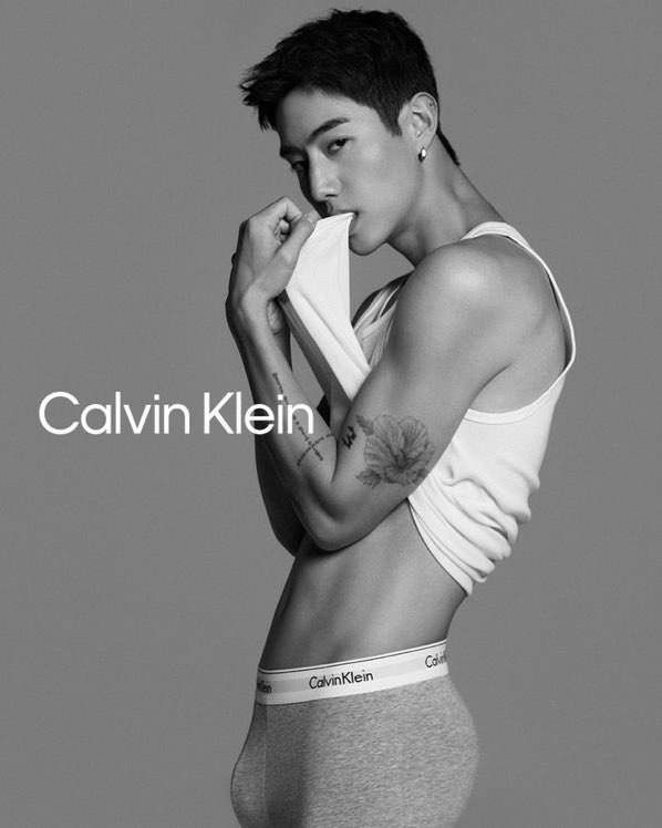 ZsehlR's tweet photo. jusmeeee mark!!! gustuhin ko man iflex tuh sa fb ko at my day pero jusko baka ma memohan ako 😂😂😂 char😂 yayaaaaaa padalhan mo nga pantalon ser mo!!!! 😂😂 https://t.co/KcrHU57OWa