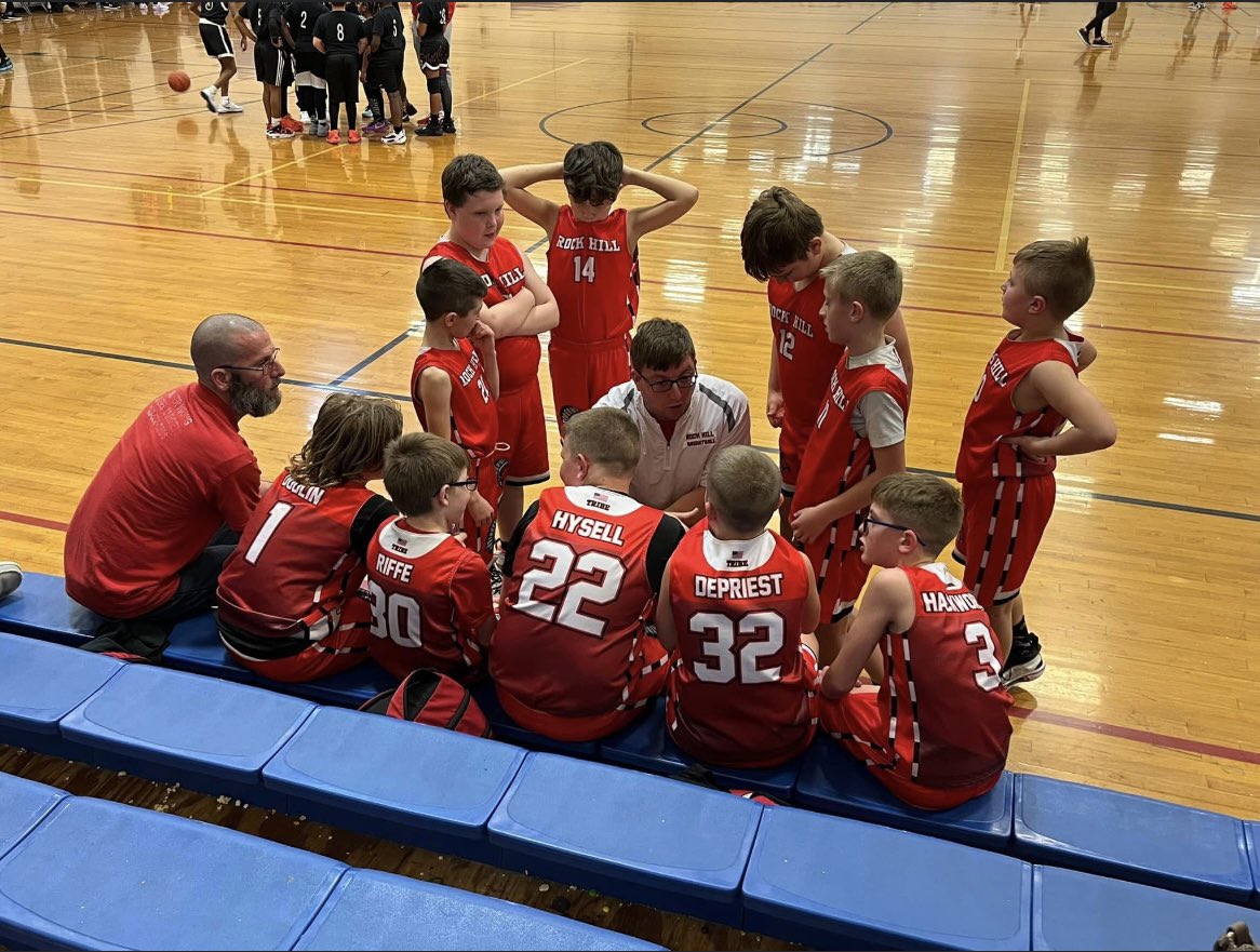 CoachJenkins_'s tweet photo. It’s truly been a blessing to coach so many of the youth kids or being apart of their little basketball careers. Anyone knows me knows I love the game & all the game has brought to me over the years. I only hope to pass it down. Great job kids D-3 state champs #BlessedToCoach https://t.co/IgPmXzvrIp