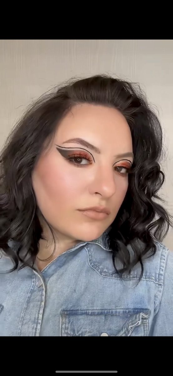 Alina_K_5's tweet photo. Curling hair with babyliss flat iron | GRWM #beauty #hair #shorts https://t.co/NtQXut8Pb6 via @YouTube https://t.co/oUX7WTPLRJ