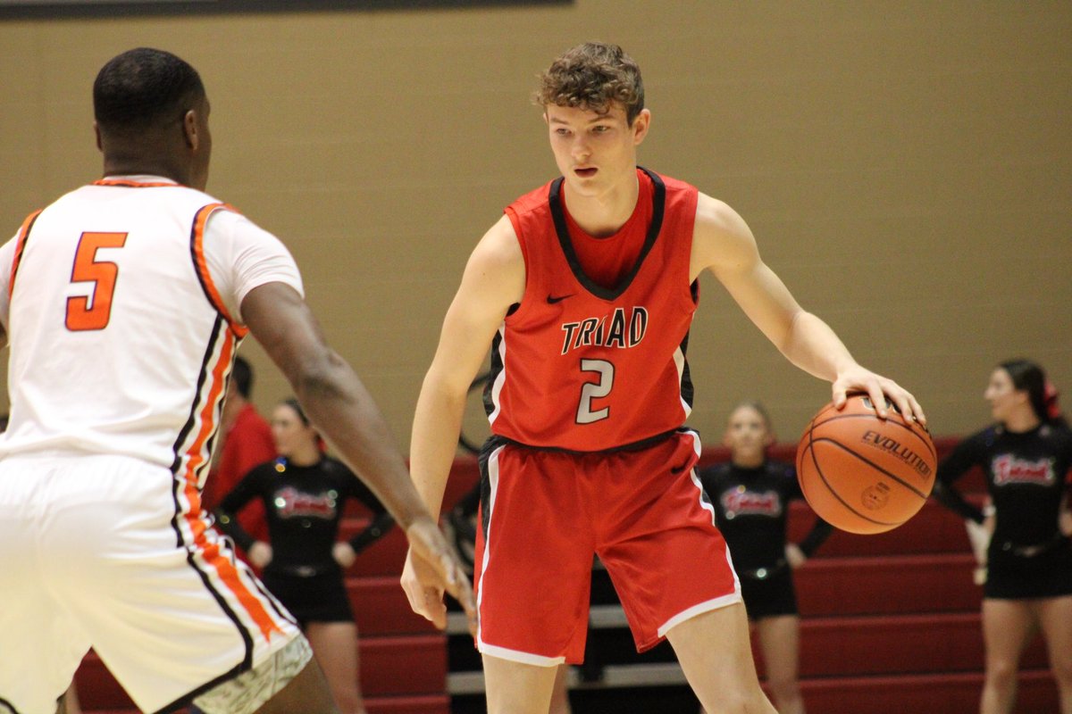 <a href="/BasketballTriad/">TriadBoysBasketball</a> leads 30-14 at the half with Mt. Vernon. AJ Mills hit a three just before half to make a 10-0 run the Knights.

Winslow leads all scorers with 12.