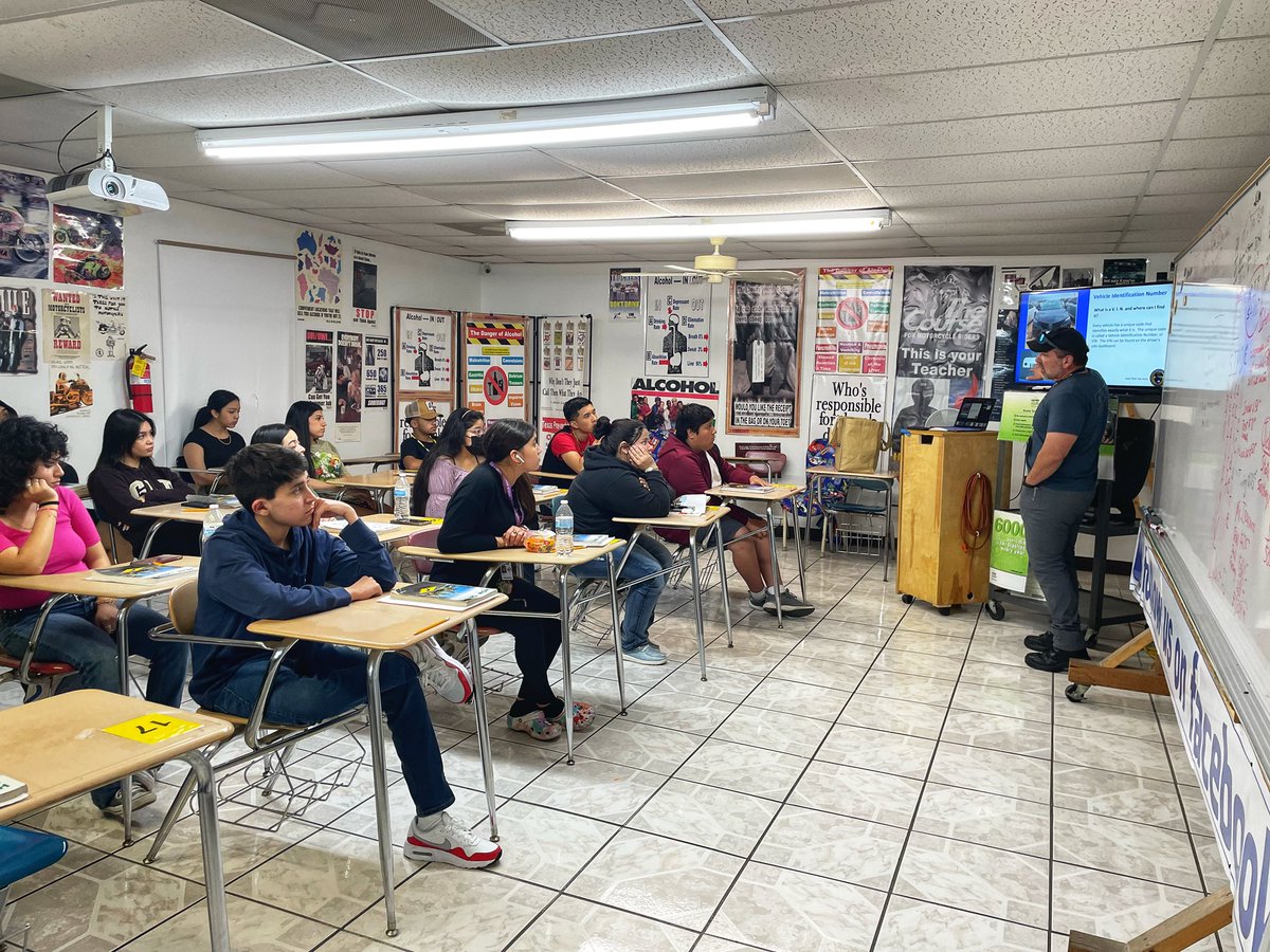 LaredoATTF's tweet photo. Another successful #LockTakeHide presentation at Gregory’s Driving School.  😃

#newdrivers #crimeprevention #safety #Laredo #taskforce https://t.co/Qdha6fhb0n