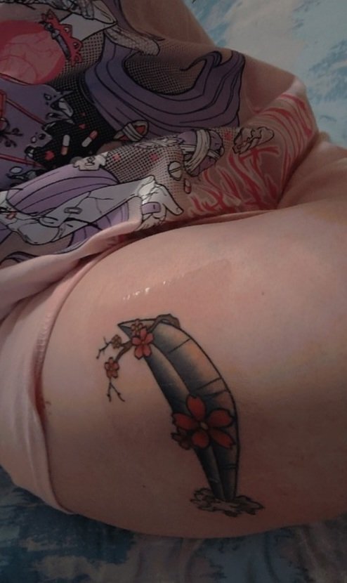 MountThiccy's tweet photo. also, fun fact, i got a tattoo in the time i was off of here. getting another one soon. https://t.co/WIZUzGRyz1