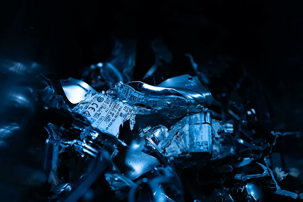 SEMsecure's tweet image. Hard drives don’t stand a chance against our #DCS13 #HDDShredder. Specifically designed for the destruction of enterprise rotational/magnetic drives such as those found in #datacenters, #HDDdestruction has never been easier. #semshred #datasecurity #datadestruction