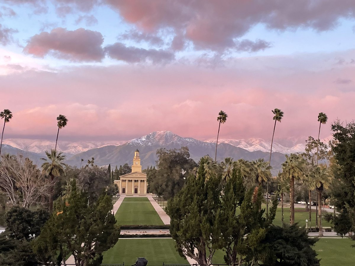 KristaNewkirk's tweet photo. In my completely objective and unbiased view - @UofRedlands is the most spectacular campus in the world. https://t.co/WF5IjdYjIf