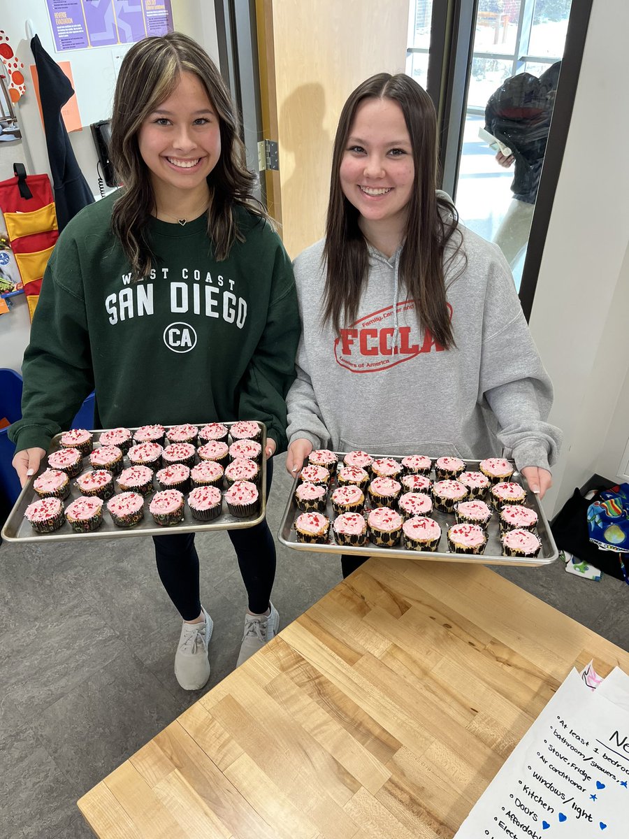 mrsbertroche's tweet photo. FCCLA had a fun February! We made over 25 activity craft bags to donate to Edencrest nursing home and made treats for teachers for FCCLA week! ❤️🧁 ❤️ #iafccla #sayyestofcs @JohnstonCSD @JCSD_JHS https://t.co/aDfTzxMOU5