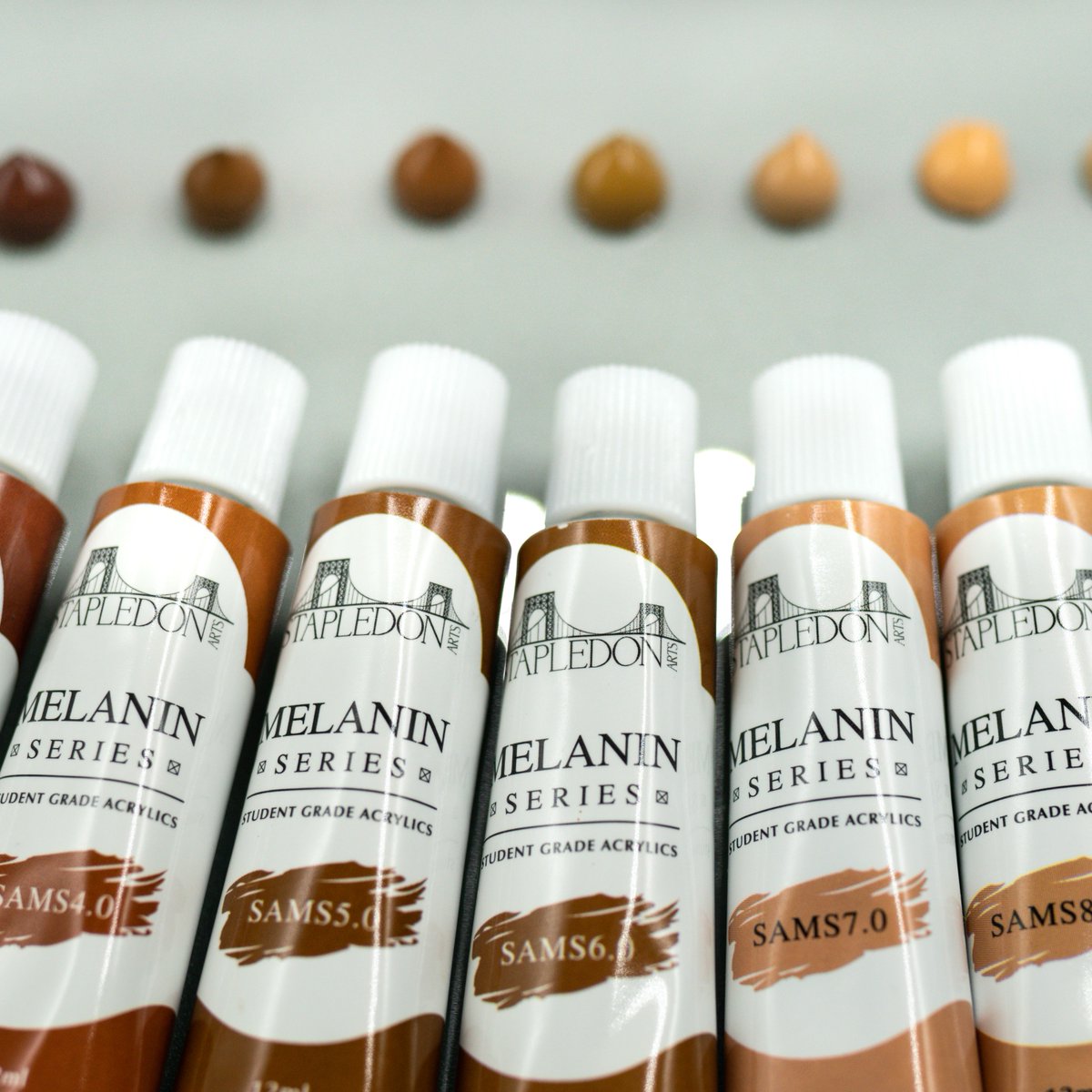 ShopNilu's tweet photo. Paint created for black and brown portraits by a Black creative entrepreneur!  This hits close to home. Joy worked as part of the NiLu family while she was plotting out her now full-fledged acrylic paint company @stapledonarts.    

#supportlocalartists #blackmakers  #buyblackart https://t.co/L2suHXXG6D