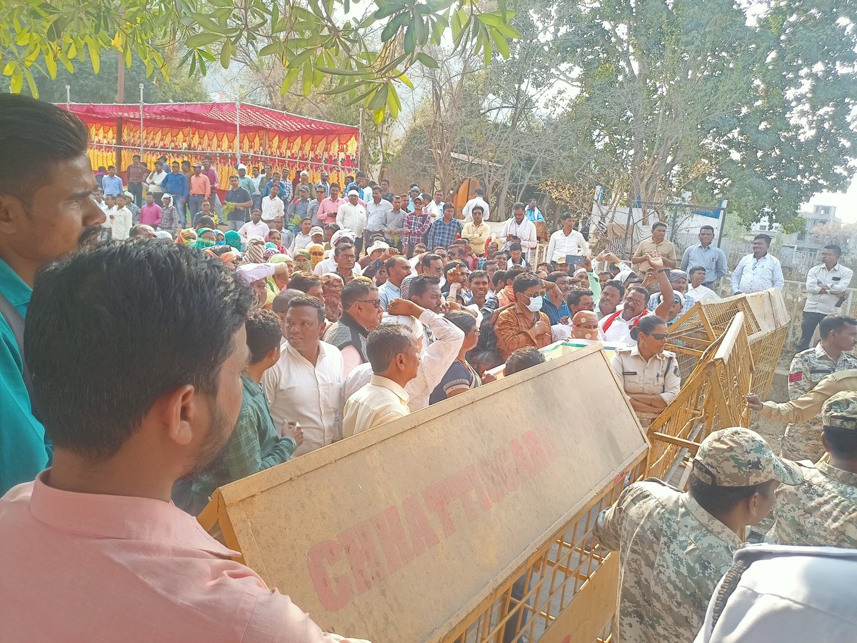 LMPatel14's tweet photo. सहायक शिक्षक समग्र शिक्षक फेडरेशन के एक सूत्रीय मांग प्रथम नियुक्ति तिथि गणना कर वेतन विसंगति दूर करने हेतु प्रमुखता से दैनिक भास्कर, पत्रिका न्यूज में कवरेज करते हुए मांग को लेकर शासन प्रशासन तक सन्देश दिया। पूरा कांकेर जिला स्तरीय क्रमिक आन्दोलन में = वेतन विसंगति दूर नही अगली https://t.co/Ef2QXhAUh9