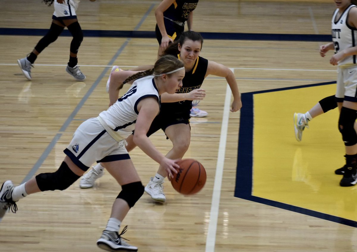 coachsklar's tweet photo. Mott season came to an end tonight. The girls gave it everything they had. Mott 25 Clarkston 59. Madison Winters 13 points, 11 rebs, Makyah Henderson 6pts. @LakesVC @MIPrepZone @FullCrtCoverage @JaredPurcellDET @statechampsmich @CandGSports https://t.co/UljgHSNS3H
