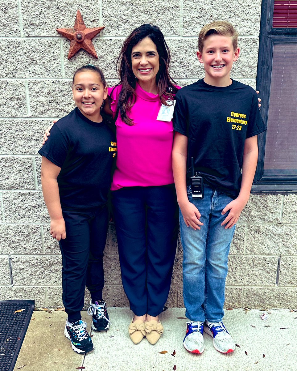 magdalenajistel's tweet image. I had the best day with these @Cypress_Cheetah Principals in Training! They helped with a tornado drill, greet students, monitor lunches, read to classes, complete a safety audit and much more! #1LISD #ProudPrincipal #CYPRoadTrip
