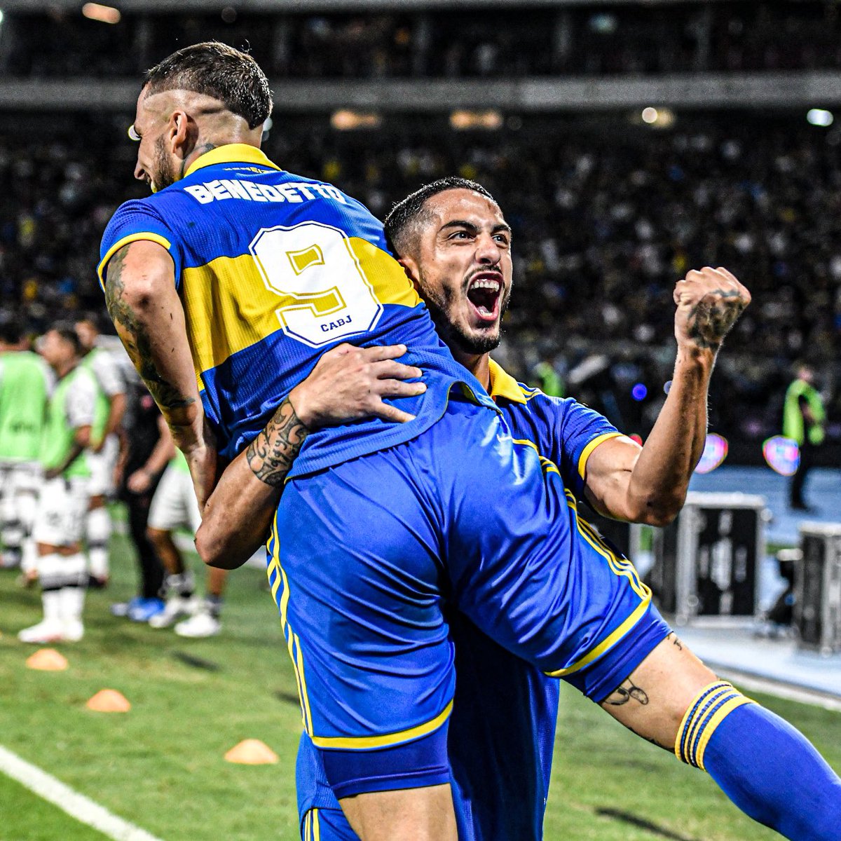 🇦🇷🏆 Boca, CAMPEÓN de la Supercopa Argentina.

Es el 2º trofeo de Hugo Ibarra como DT en menos de 8 meses de trabajo.

Así, el Xeneize suma 74 TÍTULOS en su historia, entre nacionales e internacionales, y amplía la ventaja sobre River [69], siendo el MÁS GANADOR del país. 🌟