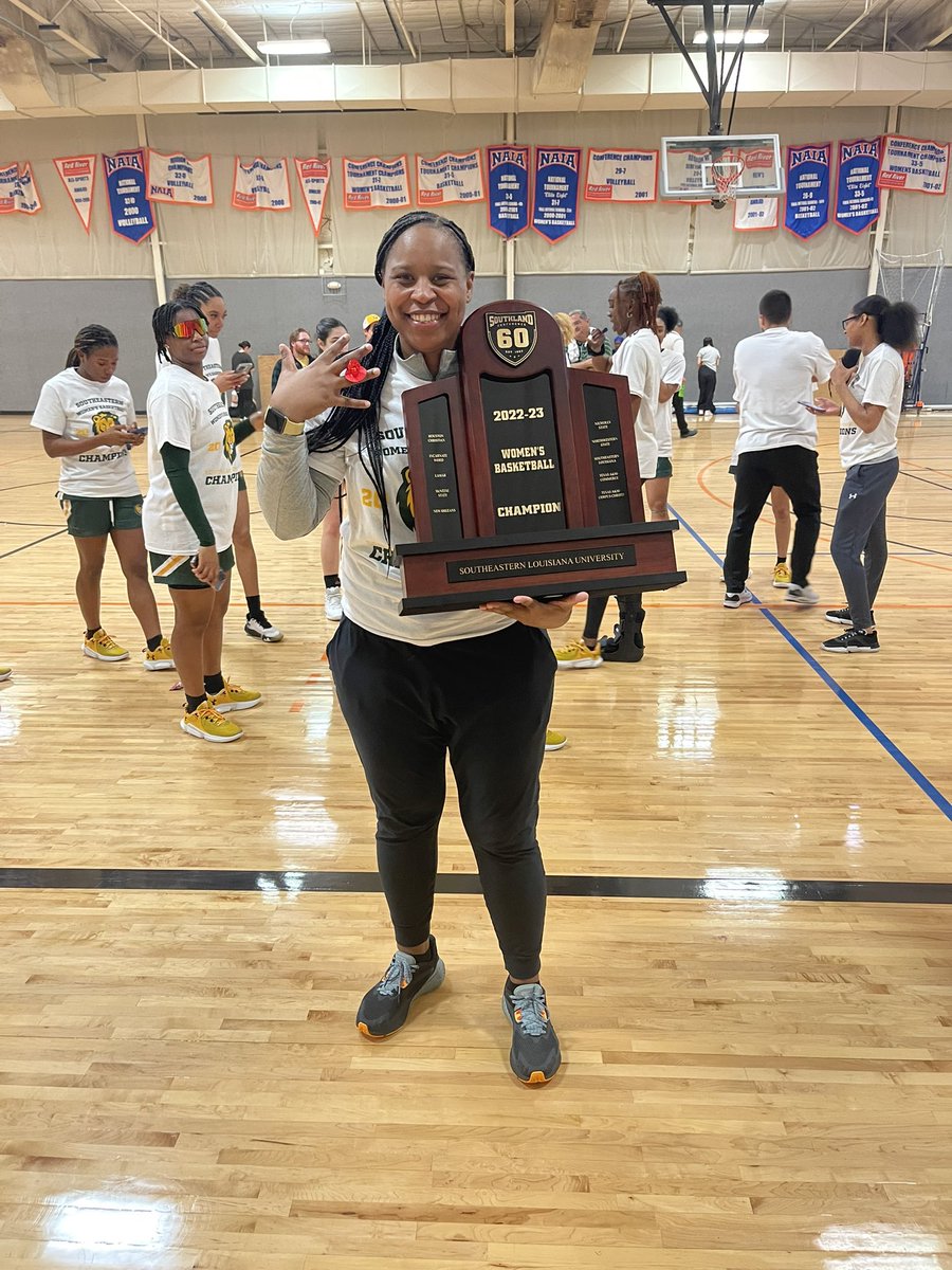 JustCoachRob's tweet photo. Just a kid from Kentwood, living out her dreams…
Regular Season Champs☑️
#LionUp💚💛🦁 #RingUs💍 #NotFinishYet https://t.co/TrQQZYmR2Q
