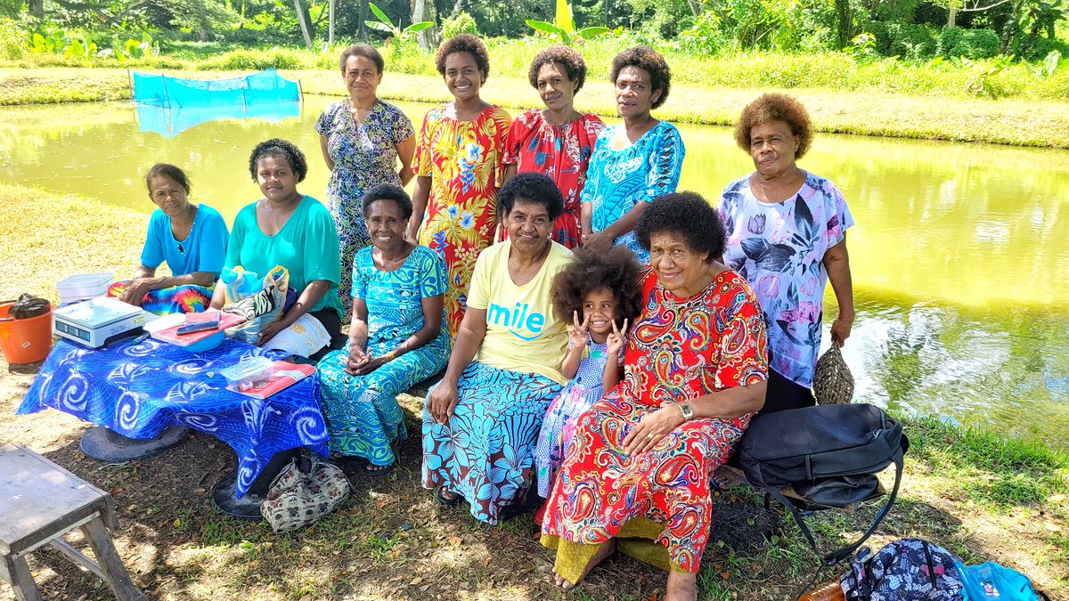 Sustainable community livelihoods is a beautiful vision. Behind the smiles,  consistent/ committed leadership is key and the struggles of a select few who weather trials and triumphs together ✊🏽💢
#BiaICakeWomensCooperative #IndigenousWomenInBusiness #NagigiVillage #Savusavu