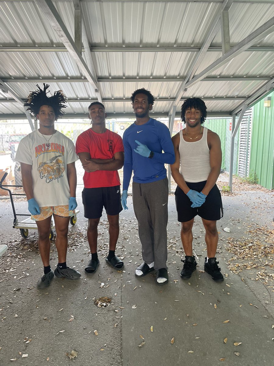 aarongates00's tweet photo. Teamwork is the key to helping out at St. Francis House! We teamed up to help sort through donations so the families here can have the items they need. @sfhgnv @fast_fla #CreatingNewFutures https://t.co/FyL8ysQB72