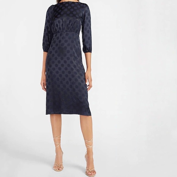 bevfranklin3's tweet photo. So good I had to share! Check out all the items I'm loving on @Poshmarkapp #poshmark #fashion #style #shopmycloset #zara #lululemonathletica #express: https://t.co/6u3pCJnKT9 https://t.co/dS4Ku9imW6