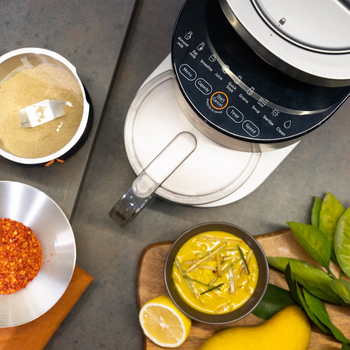 Joyoung Y1 Self-Cleaning blender is now equipped with a separate grinder for you to mix your favorite ingredients from sesame seeds to chili powder🌶
#Joyoung #effortlesshealth #selfcleaning #blender #grinder #spices