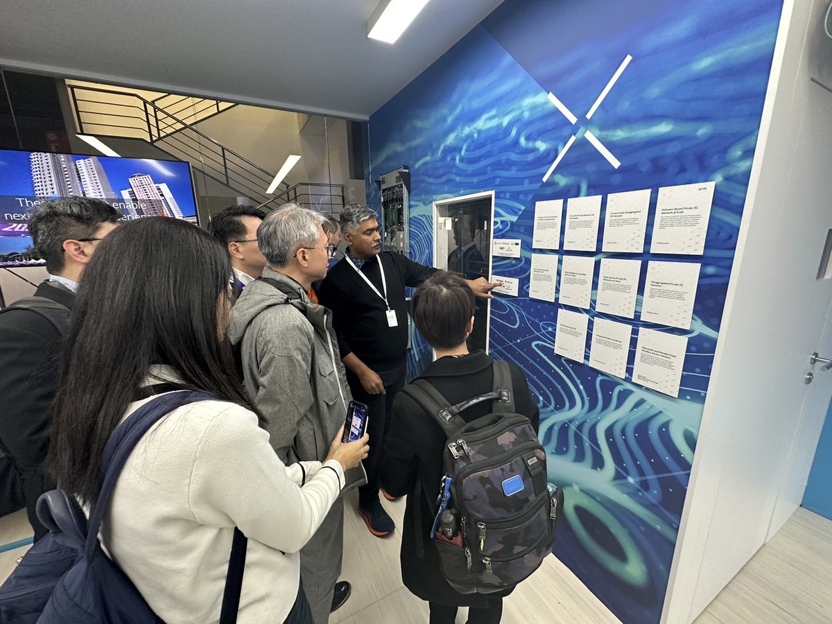 GENEViSiO1's tweet photo. Grasp the last day at #MWC23. Check out the LIVE DEMO of low footprint industrial private 5G network @Arm 's booth!
#GENEViSiO #DUaccelerator #PAC010
#GeneratingforVision #5G #5GORAN #OpenRAN #PrivateNetworks https://t.co/05b0mazPVR