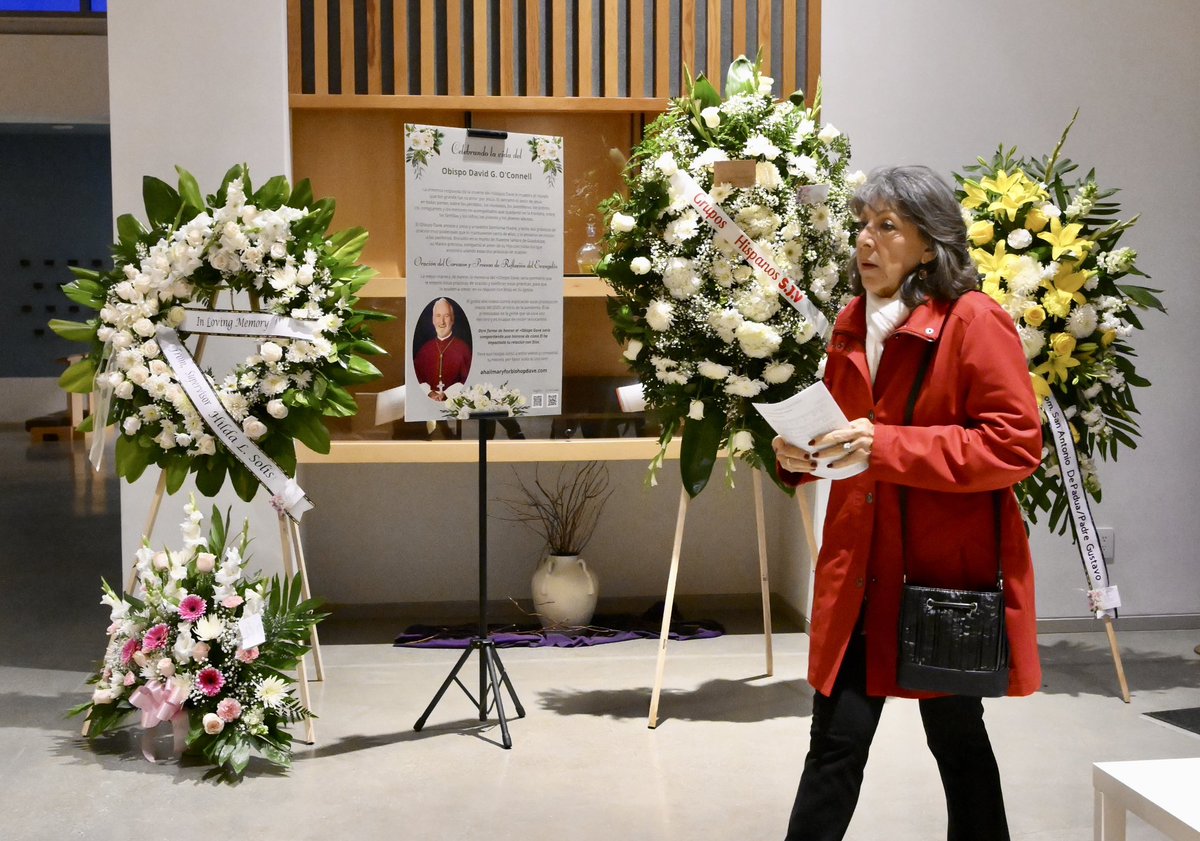 photowkb's tweet photo. People gather for a mass for Bishop David G. O'Connell at St. John Vianney Catholic Church in Hacienda Heights. O'Connell was shot and killed February 18th inside his home. #bishopdavidoconnell #CatholicChurch #catholic #davidOConnell https://t.co/JP1aAgAdeU
