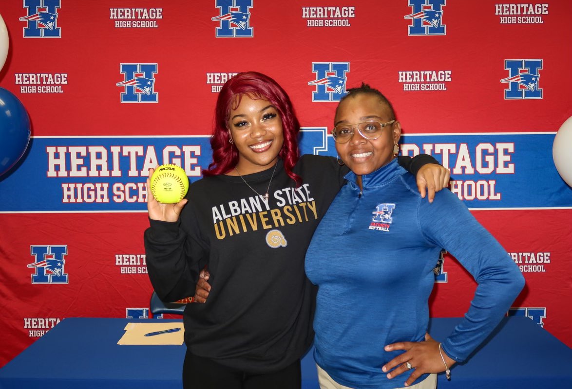 Signing Day on 📸. Huge thank you to everyone who supported me and encouraged me along my recruiting journey. I’m so excited for my next chapter with @GoldenRamsSB 💛💙 #ItsOfficial