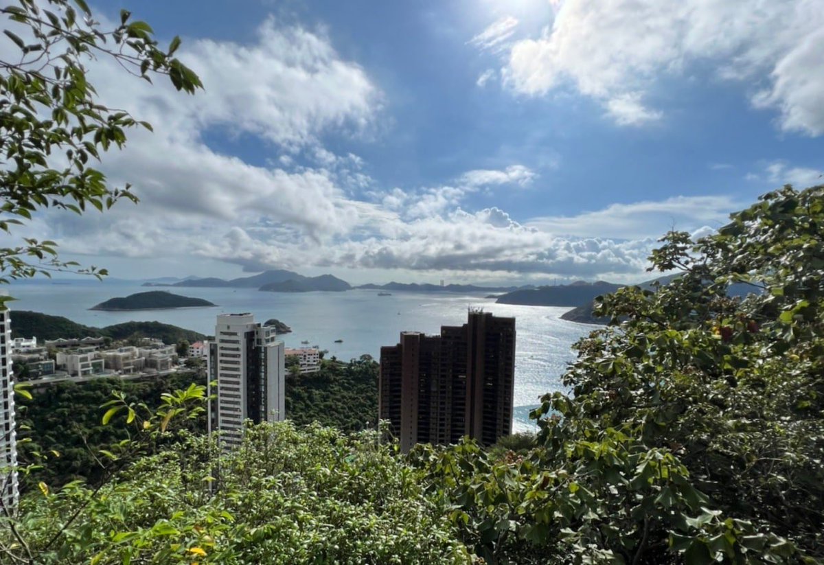 No matter how bitter the road ahead is, as long as you walk in the right direction, no matter how rough it is, you will be closer to happiness than standing still.