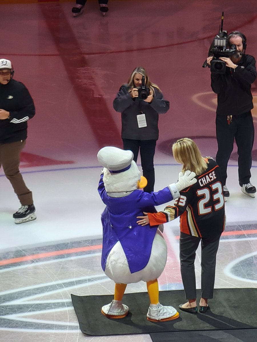 BloodAxe_Bewley's tweet image. Donald duck encroaching on Mighty Wing turf! Almost puck drop for real! 
#FlyTogether   #GoDucksGo
#BringTheMightyBack