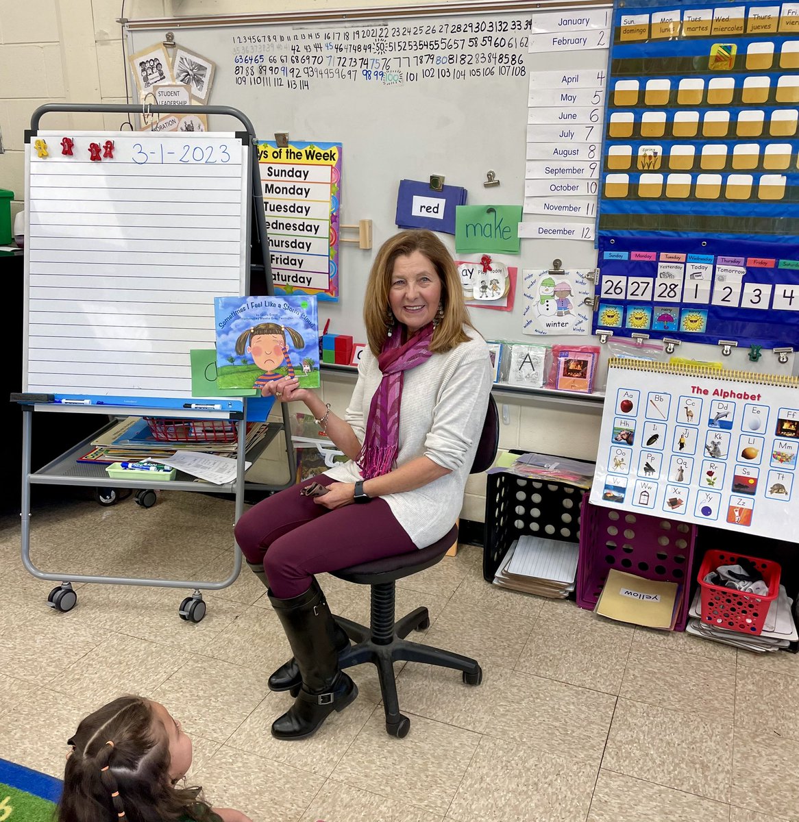 yoly_meneses's tweet photo. Mrs.Rodrigues was our special reader today! What great fun that was! 📕❤️@morrisaveschool @JaniseStout  #juntospodemoslb https://t.co/CdWVYa8B0x