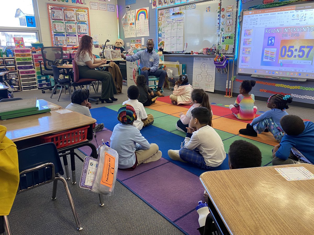 mrs_santore's tweet image. We have had such awesome guest readers in our room this week! 📚 #SpaghtIsGreat #KinderCrew Read Across America Week! We are so thankful!!