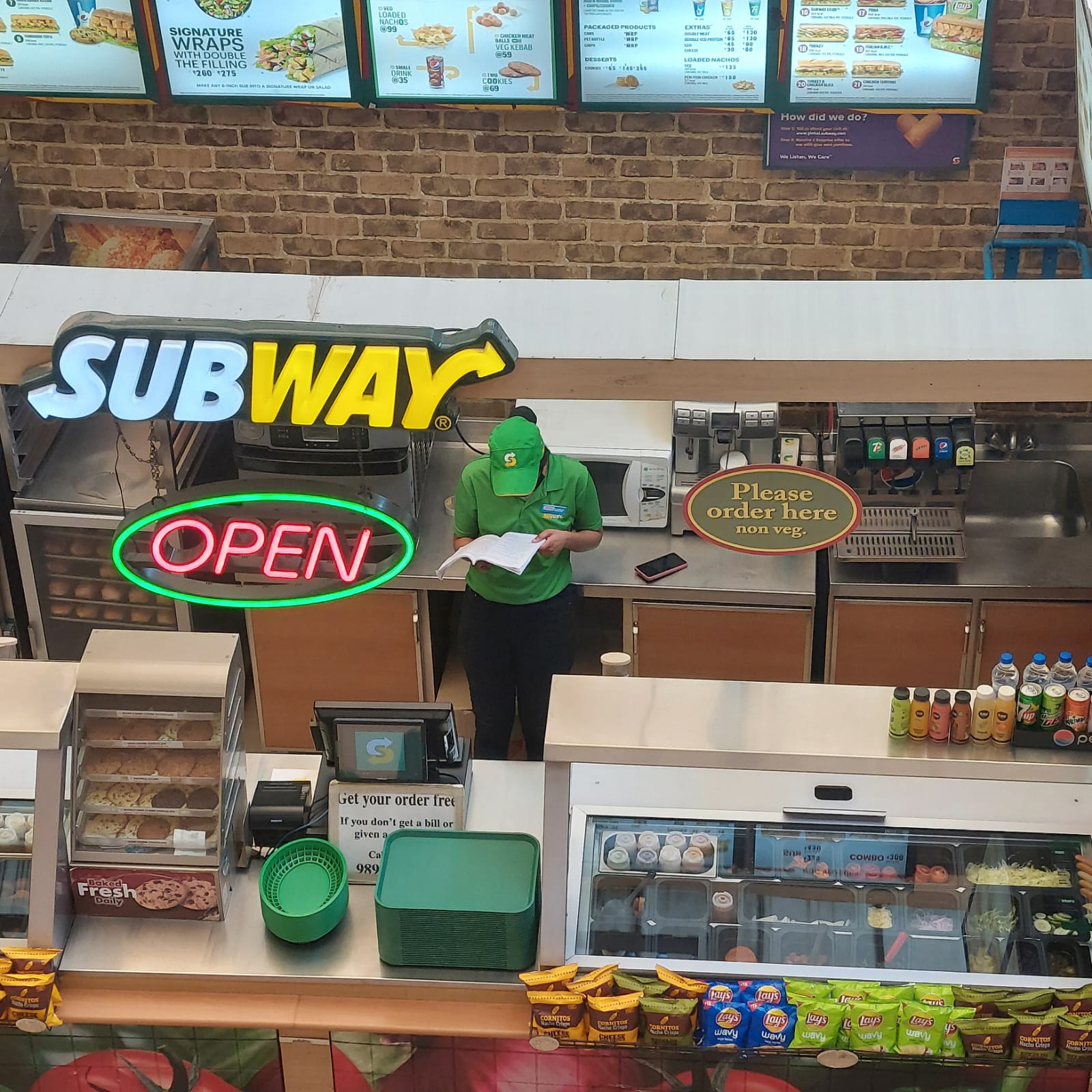 Subway, Employee