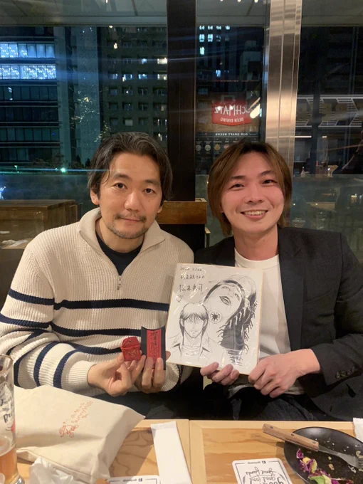 映画「呪詛」の監督のケヴィン・コーさんと食事をしました🍽
こんなに怖くて面白い映画を作った人なのに、本人はとても気さくでびっくりです。

お土産を色々頂きましたが、呪詛お守りの中に歯入っていて、しっかり僕の名前が😆
スタッフさんも素晴らしい人達で、本当に最高の一日でした☺️多謝 
