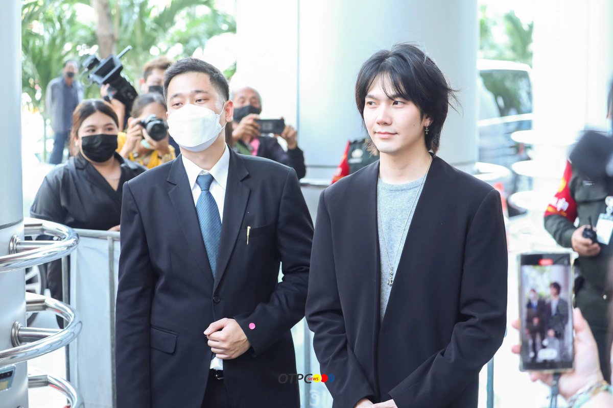 HelianthusTQ's tweet photo. How far can a beast's craft go? It is just something of jest.
禽兽之变诈几何哉?只增笑耳
The truth is always the truth
#บิวจักรพันธ์
#JusticeforBuild https://t.co/ujLsSPFDlF