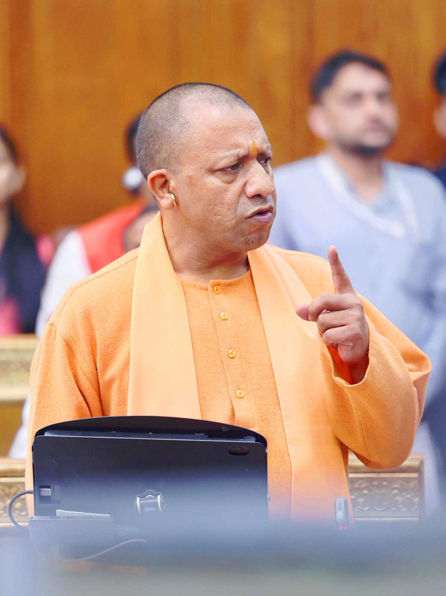 जब संत तुलसीदास जी को अकबर के दरबार में बुलाया गया था, तब उन्होंने जाने से इंकार कर दिया था।

उन्होंने तो कहा था कि भाई! मेरे तो एक ही राजा हैं- राम। 

राम के सिवाय और किसी को राजा नहीं मानता हूं: मुख्यमंत्री श्री <a href="/myogiadityanath/">Yogi Adityanath</a> जी महाराज