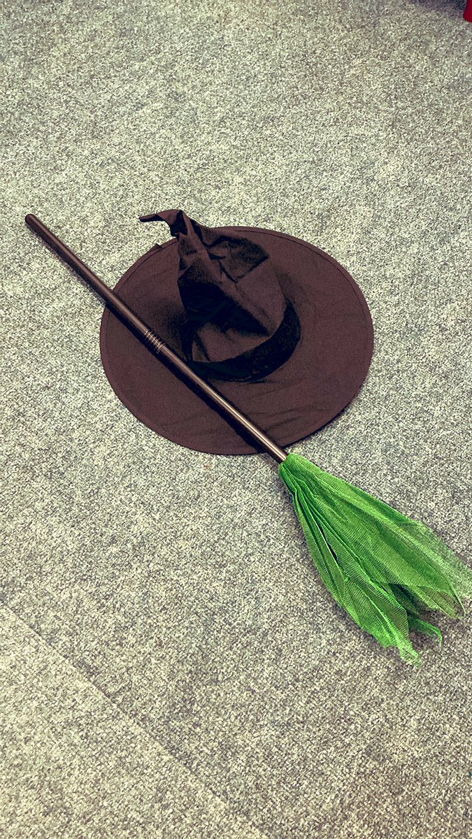 BeetisonJade's tweet photo. Off to work I go @LeasowesHigh 
#WorldBookDay2023 https://t.co/S47sOKjnNA