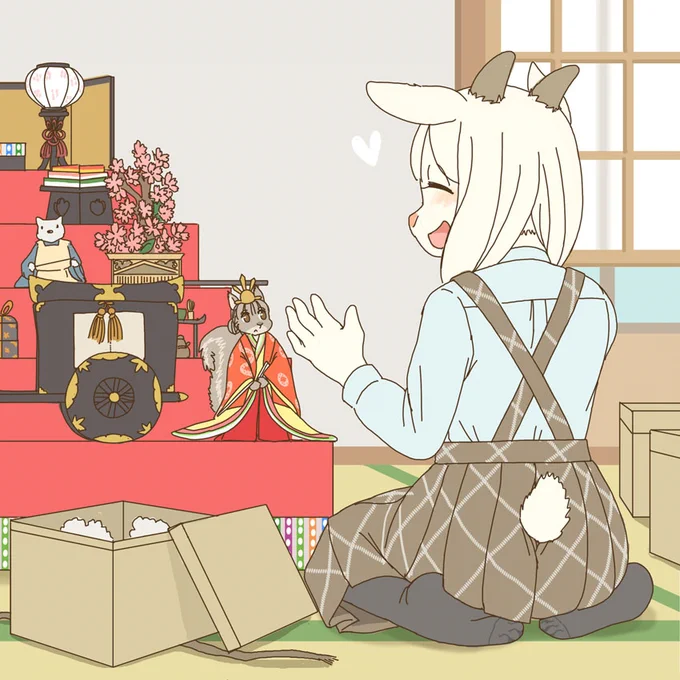 ひな人形の代役をするリス 