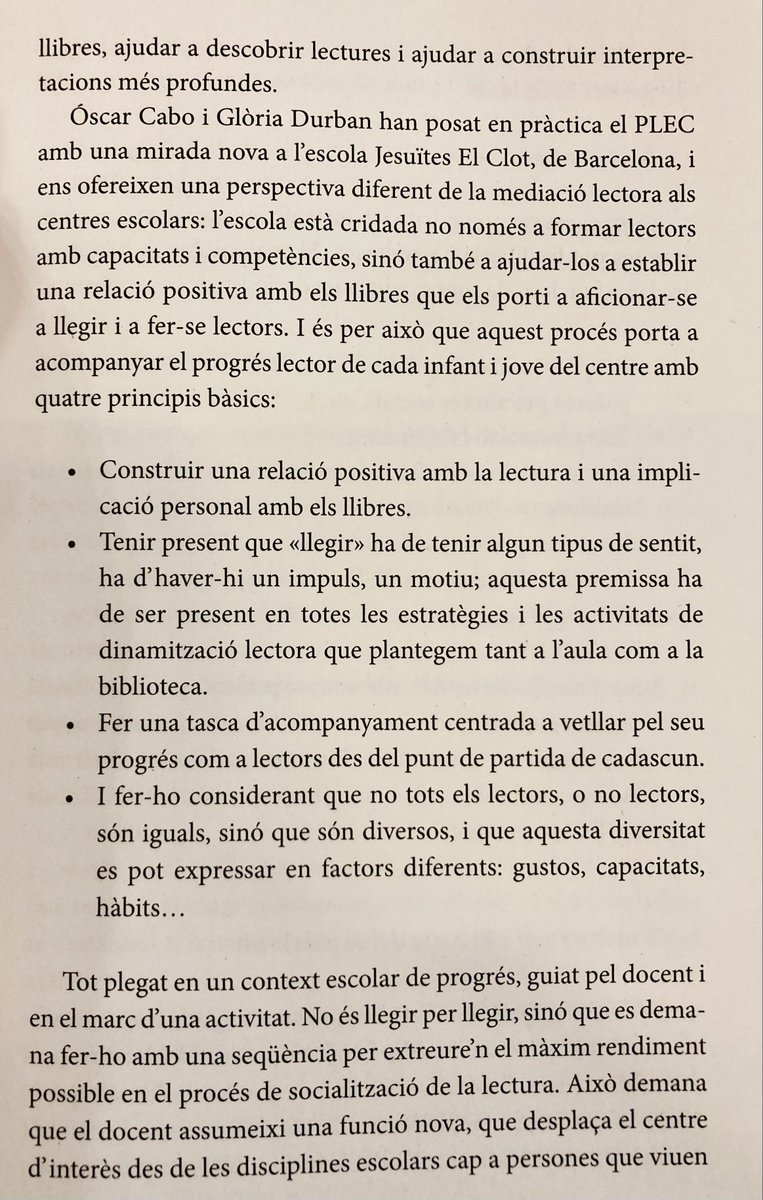 JesuitesEdu's tweet photo. La biblioteca de #JEClot, citada en un llibre! 📖| 'Lectures que fan lectors' és un #llibre on s'expliquen quines són les millors estratègies per fomentar l'hàbit lector i els criteris que cal considerar en el disseny d'un bon pla de lectura. Dona-hi un cop d'ull! 👀 https://t.co/F2oFPQqdVo