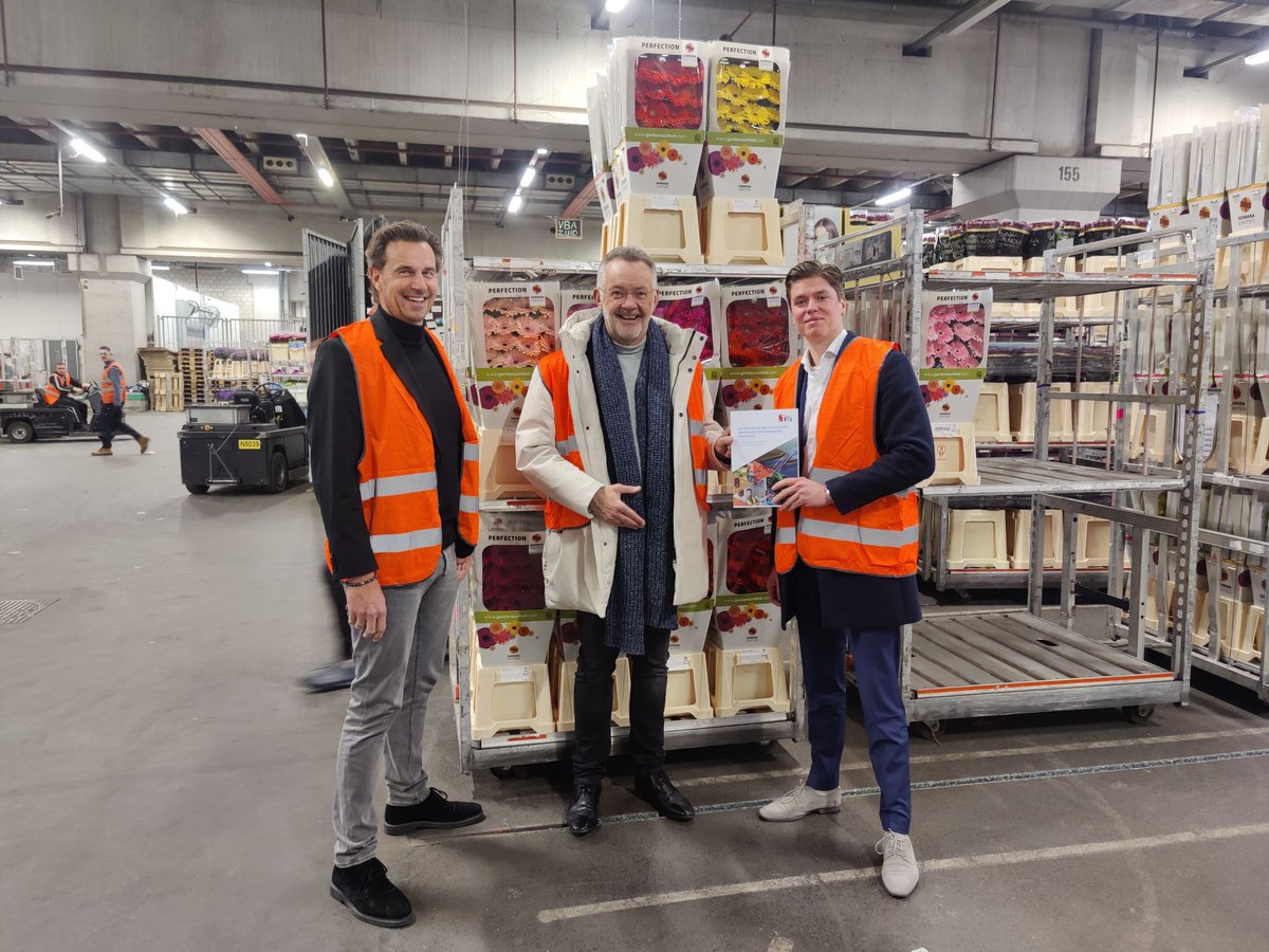 Gisteren is <a href="/BeukeringBg/">Toine Beukering</a>, Statenlid en lijsttrekker van <a href="/JA21ZuidHolland/">JA21 Zuid-Holland</a>, op bezoek geweest bij Eric de Winter van <a href="/FloriwayNL/">Floriway</a>. Het thema van het bezoek: ‘bereikbaar Zuid-Holland’.  Ook heeft TLN het verkiezingsmanifest overhandigd.