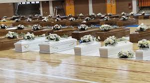 Oggi restiamo in silenzio.

Da sette anni raccontiamo cosa accade in mare, 
le parole iniziano a mancare anche a noi.

Ogg restiamo in silenzio provando a ricordare tutte le persone che hanno perso la vita nel Mediterraneo in cerca di un futuro migliore.
RIP