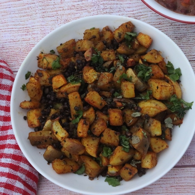 spicechronicles's tweet photo. Achari Turnips with toasted lentils is flavorful, easy and so very wholesome. It reminds you about not underestimating the humble turnip.
https://t.co/pgK2gbMQbS
#vegan #spicechronicles #easyrecipes #glutenfree #indianhomecooking #onetheblog #indianfood #seasonaleating https://t.co/ghv2EFVrwx