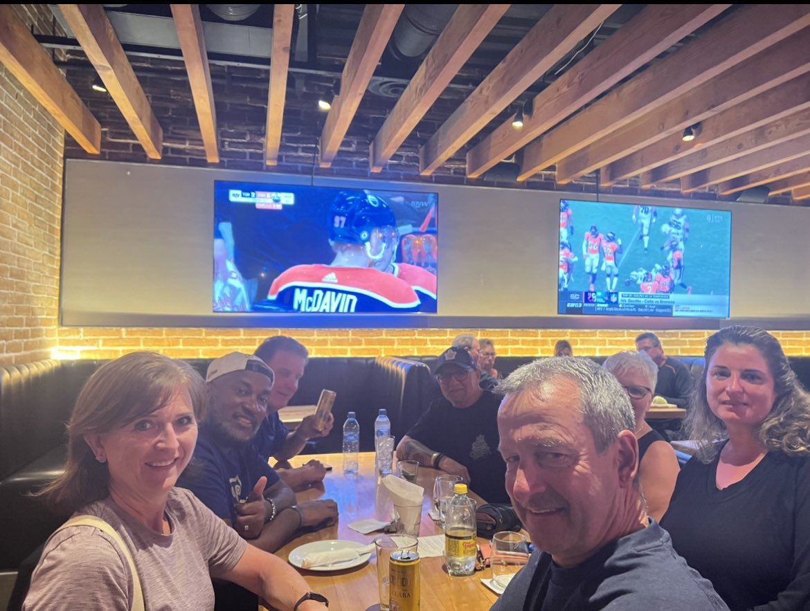 LoriHayes's tweet photo. Great company and a great game to watch from San Jose del Cabo! #LetsGoOilers #DistrictMX #NewFriends https://t.co/whFeXMS2es