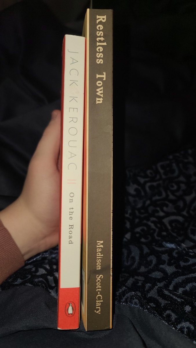 zinnny5781's tweet image. I&apos;ve been doing a lot of reading the past few days. Today I jumped from Franz Kafka to @makyo_writes to Jack Kerouac.

What a day.

#FranzKafka #Kafka #kafkaesque #furry #reading #jackkerouac #book #furrybook