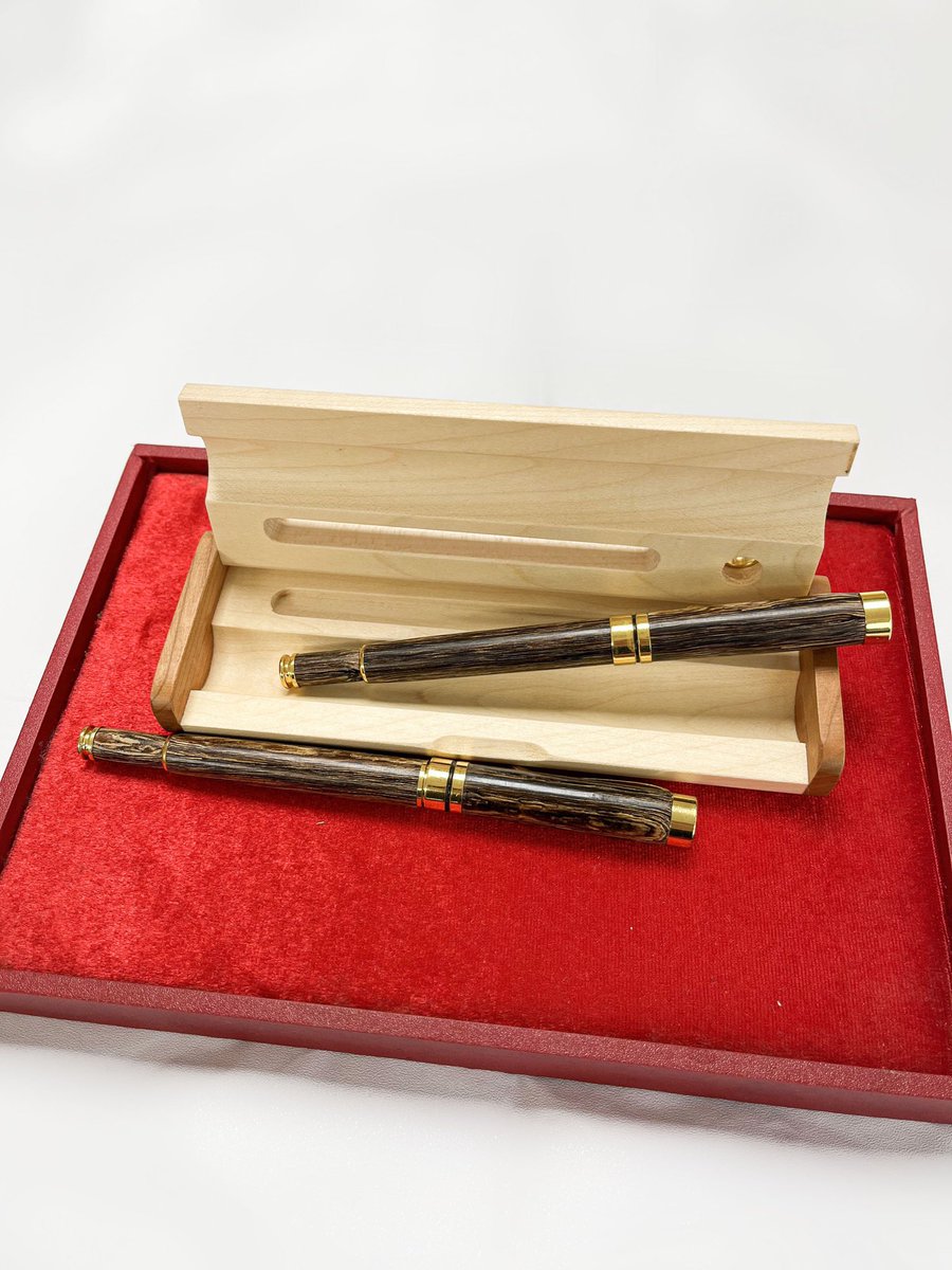 OudVietnam's tweet photo. Special Oud Pens - Special gift for Ramadan 😍
Get FREE gift Oud Pen now ! Contact us for more details

#oudvietnam_goldentreenofvietnam #oudchips #bakhoor #perfurmeoftheday #fragrantica #basenotes #oud #agarwood #gaharu #scentsy #natural #aromatherapy #aquilaria #fragrance https://t.co/sUp1YaOO83