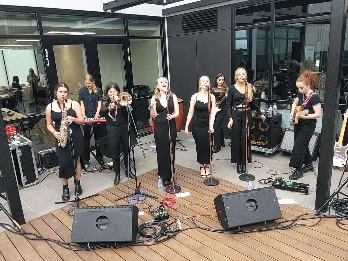 AcademyVIC's tweet photo. What a treat to have local soul band Sweethearts perform here today to celebrate our opening. This unique 30-member all female group, made up of young women from schools around the region, is a must see if you get the chance! 🎸🎵 @VicGovDE #Geelong #AcademyVIC https://t.co/qzU83BsLb9