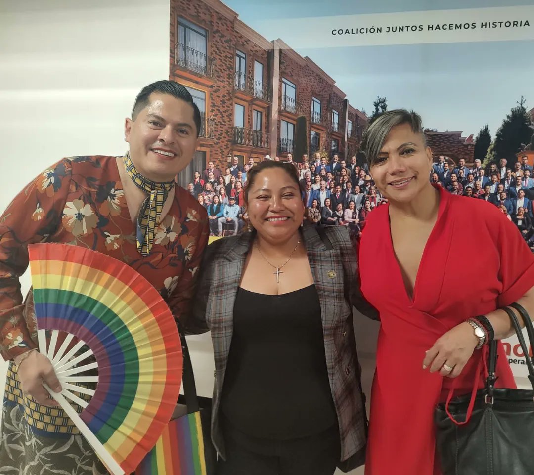VeroColladoMx's tweet photo. En el marco del día de CERO DISCRIMINACIÓN.
Con nuestra Querida amiga Diputrans Salma Luévano Luna  y Le Magistrade Ociel Baena, quien está haciendo historia como primer Magistrade electoral no binarie de América Latina.

#lgbt #lgbtttiq
#legislandoconelcorazon
#YoSoyVeroCollado https://t.co/GvuBCHpcJ2
